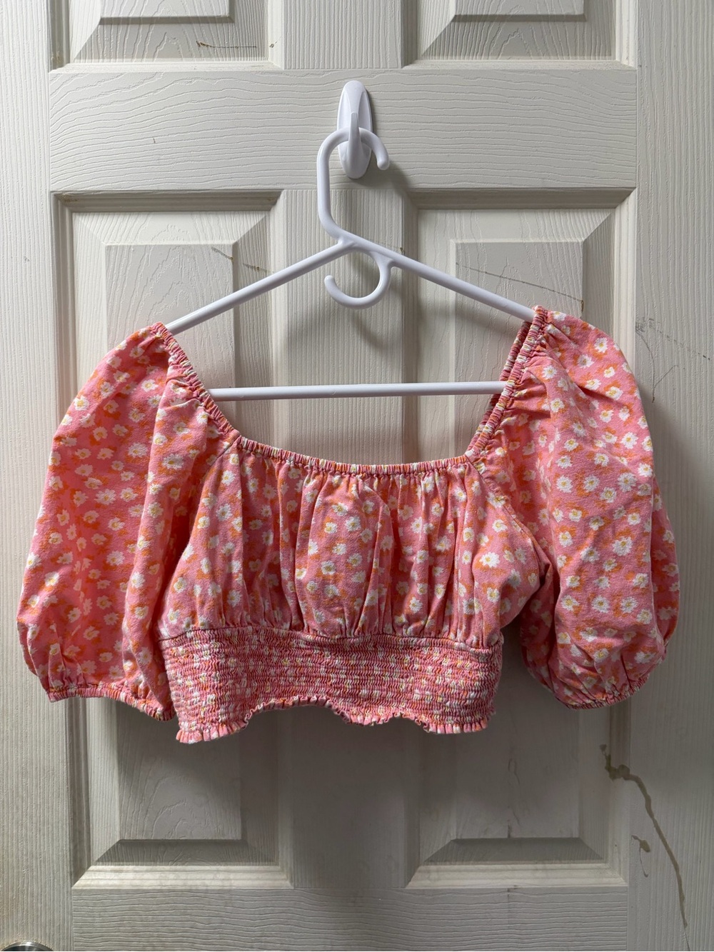 💕 Billabong Pink Floral Puff-Sleeve Crop Top